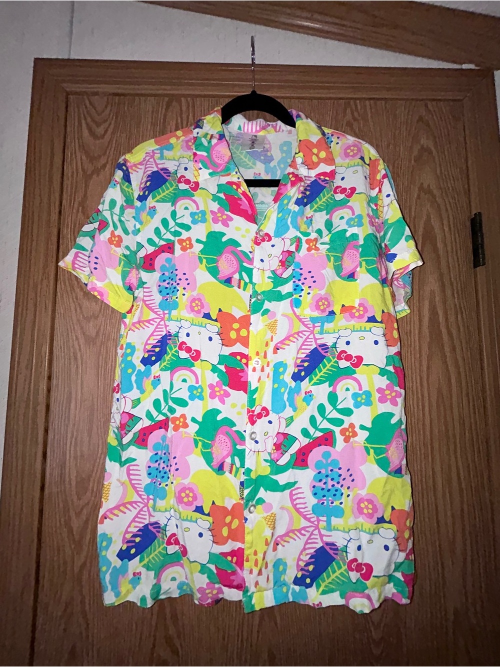 Hello Kitty Sanrio Hybrid Apparel Hawaiian Print Button Front Short Sleeve Shirt